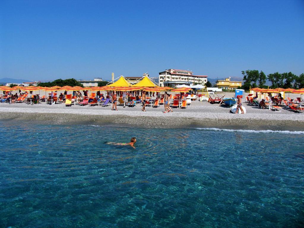 Monolocale Deluxe A 2,7 Km Dal Mare Per 2 Persone Apartment Siderno Exterior foto
