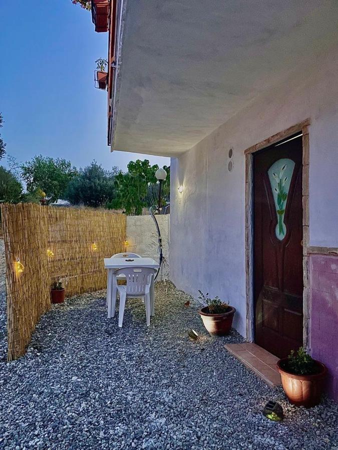 Monolocale Deluxe A 2,7 Km Dal Mare Per 2 Persone Apartment Siderno Exterior foto