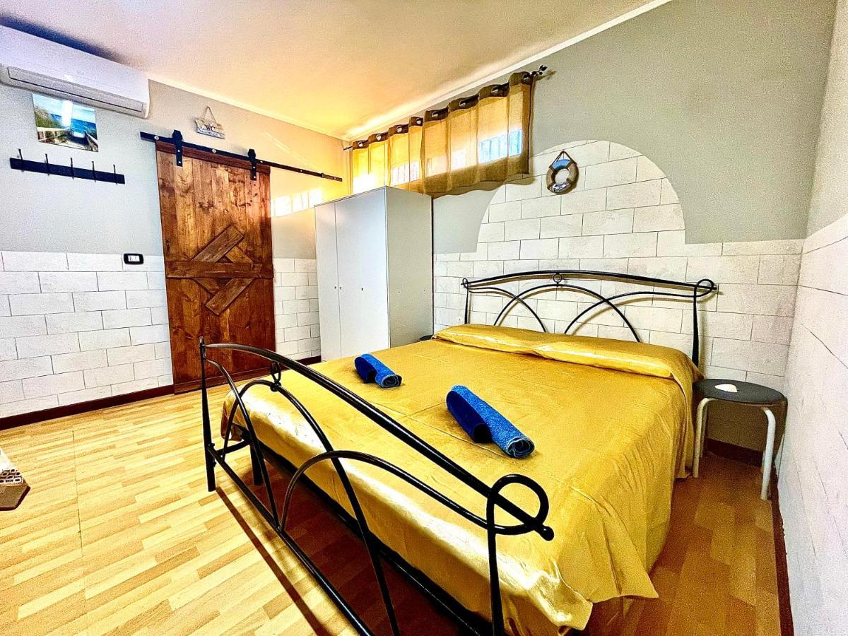 Monolocale Deluxe A 2,7 Km Dal Mare Per 2 Persone Apartment Siderno Exterior foto