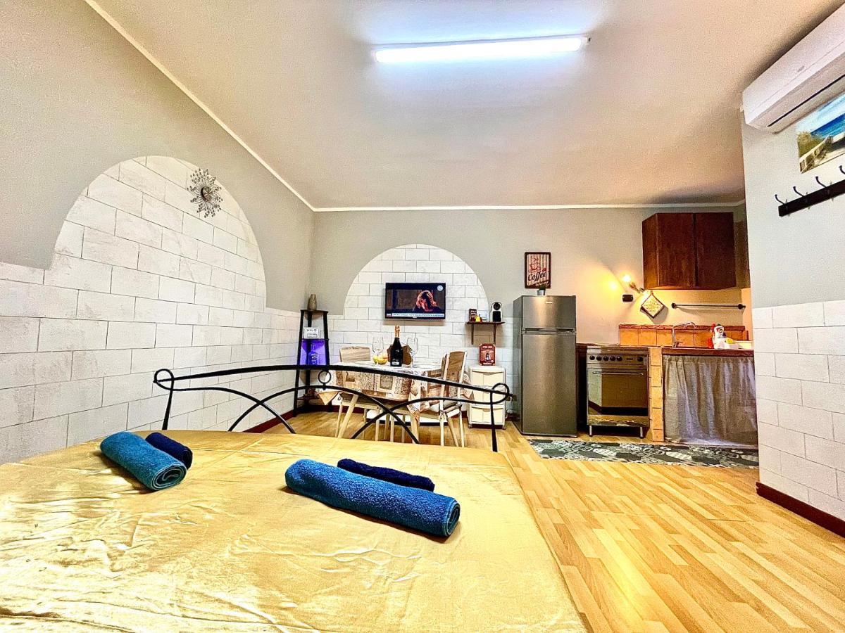 Monolocale Deluxe A 2,7 Km Dal Mare Per 2 Persone Apartment Siderno Exterior foto