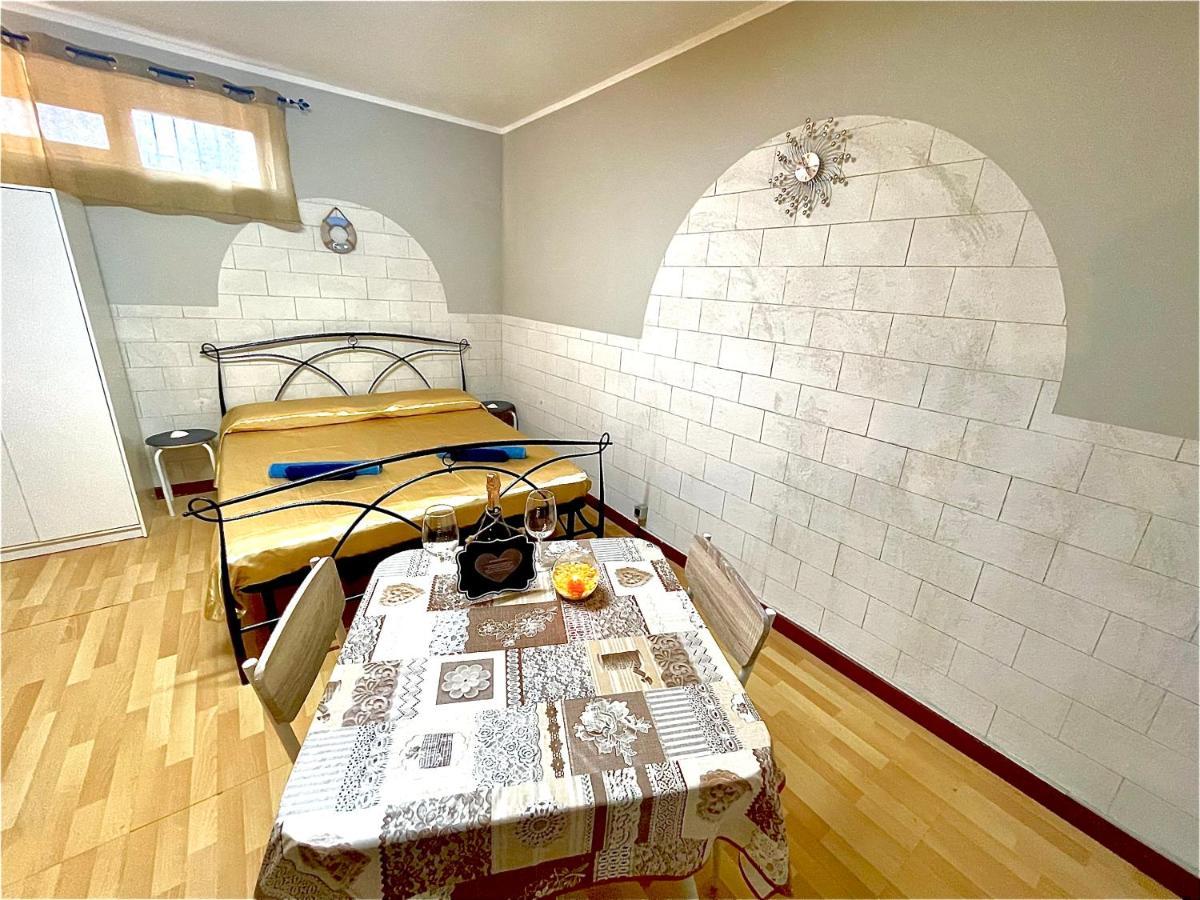 Monolocale Deluxe A 2,7 Km Dal Mare Per 2 Persone Apartment Siderno Exterior foto