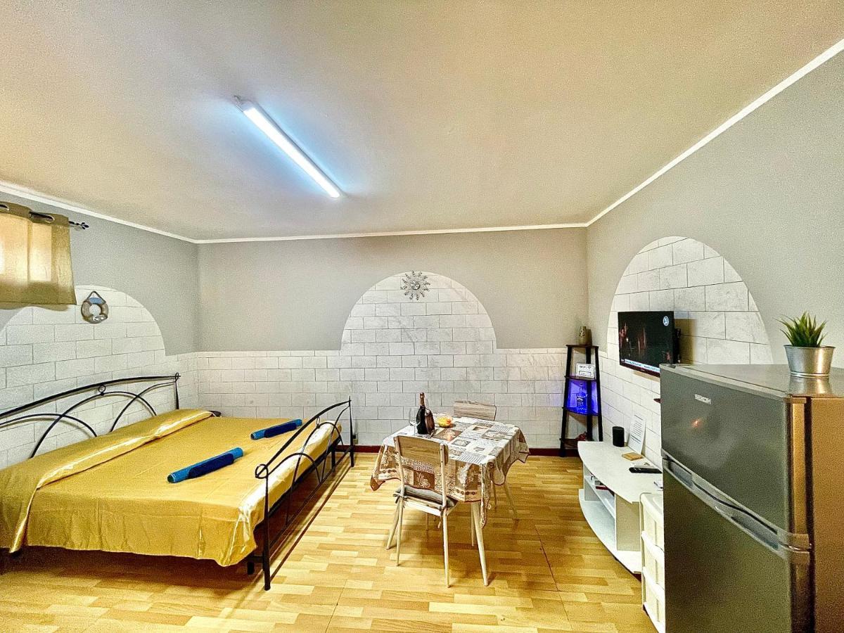 Monolocale Deluxe A 2,7 Km Dal Mare Per 2 Persone Apartment Siderno Exterior foto